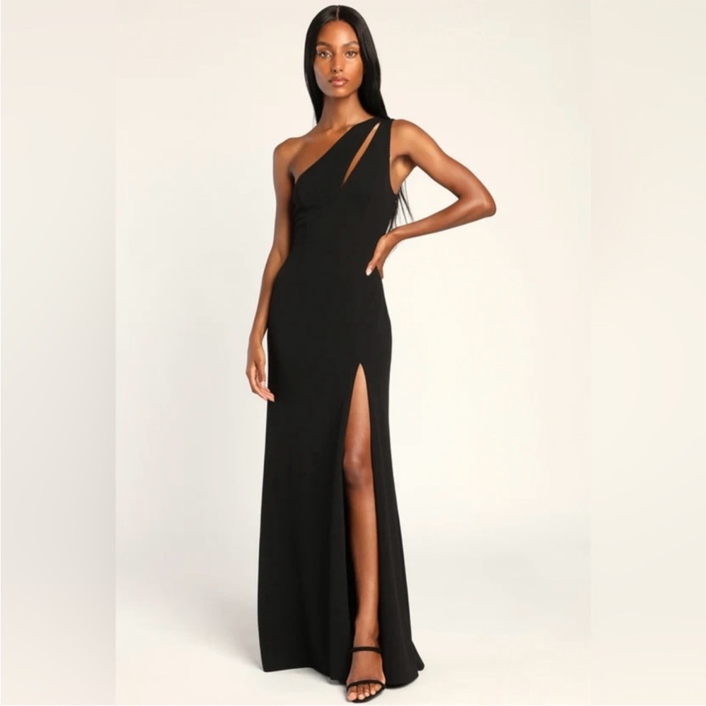 Lulu's Black One Shoulder formal Dress
